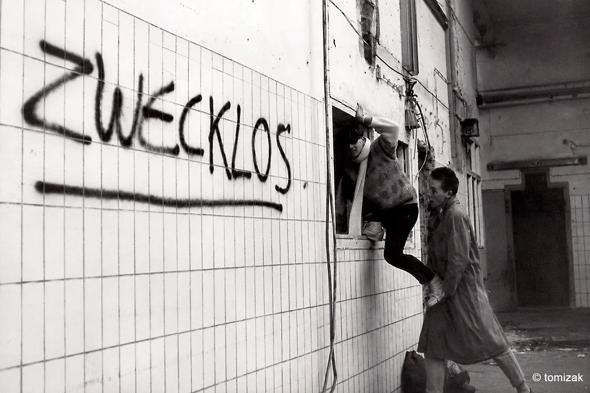 Zwecklos, alter Schlachthof Oldenburg 1984 – Foto: Tomizak
