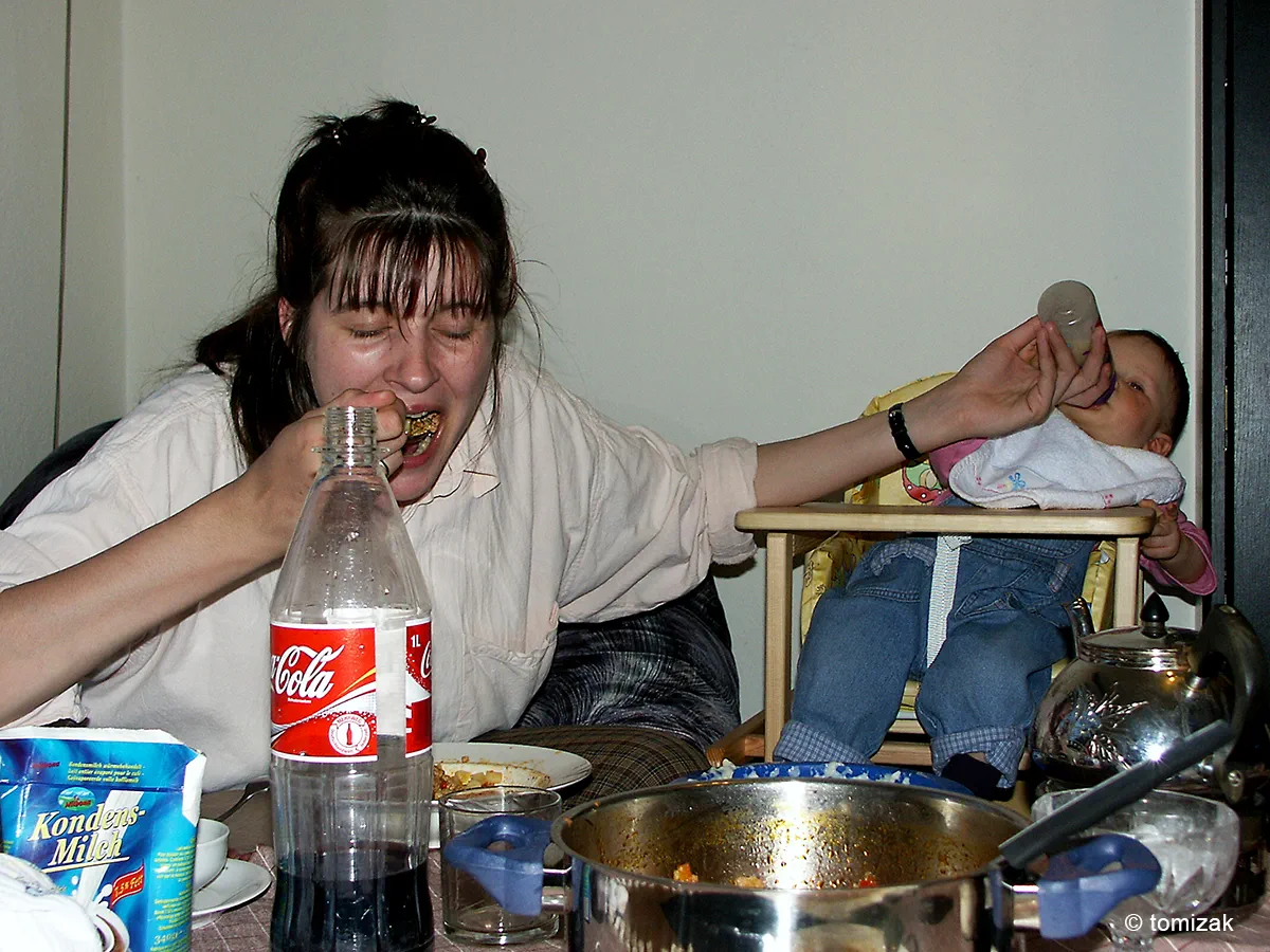 Meine Frau – Multitasking, 2005 – Foto: Tomizak
